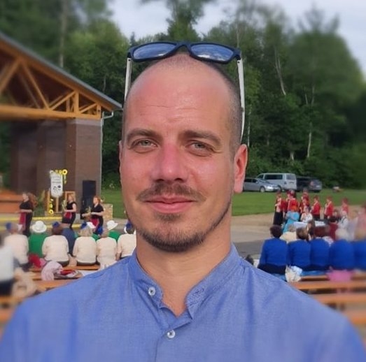 — Vai piedalāties čeku loterijā?