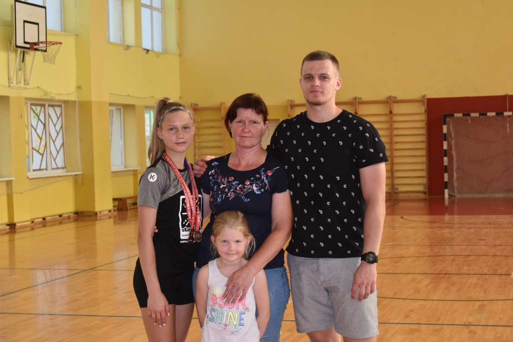 Handbolista gēnu uzsūc, augot sporta zālē