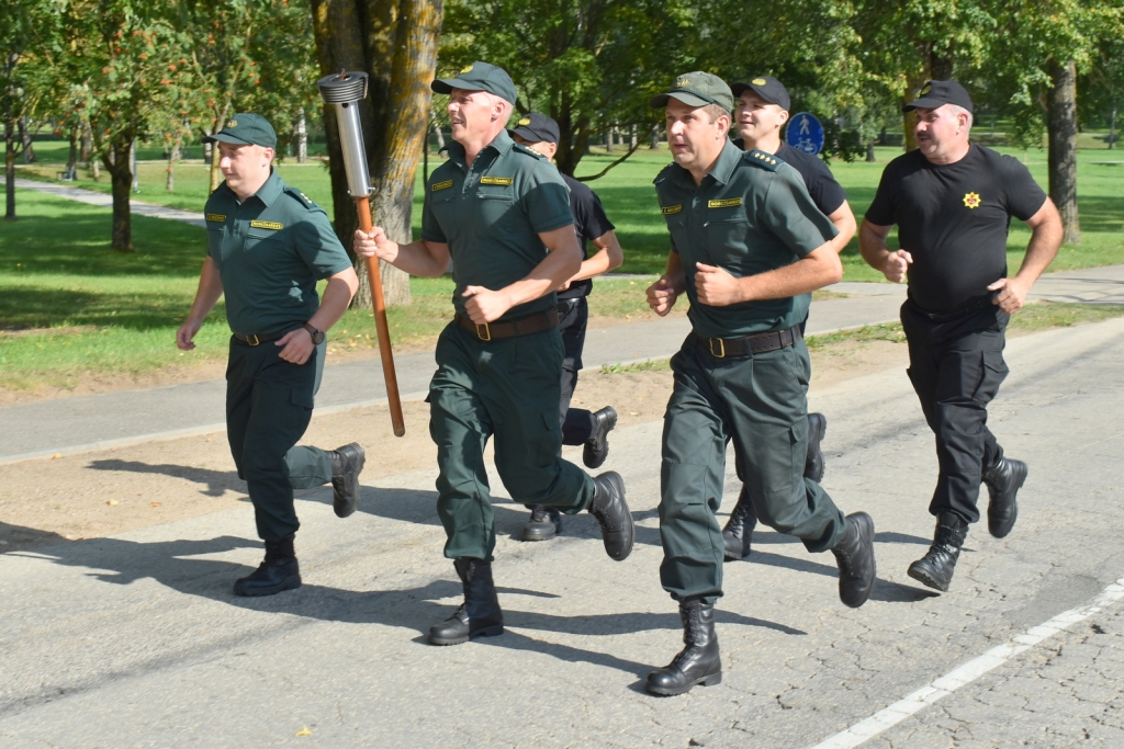 Lāpu skrējienā apkārt Latvijas valsts robežai piedalās arī Neretas un Aizkraukles posteņu pārstāvji