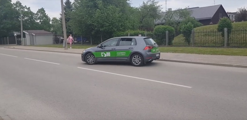 Izmaiņas vieglo automobiļu vadīšanas eksāmenā