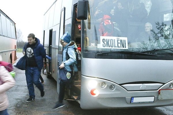 Bērnam laikus jāmāca, kā rīkoties baiļu situācijās uz ceļa un sabiedriskajā transportā