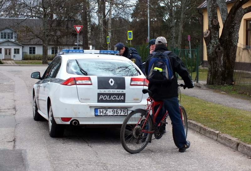 Aizkrauklē pieķer iereibušu velosipēdistu