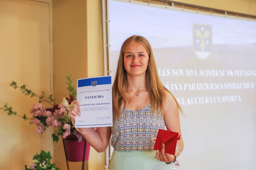 Aizkrauklē sumina izcilākos audzēkņus un viņu skolotājus