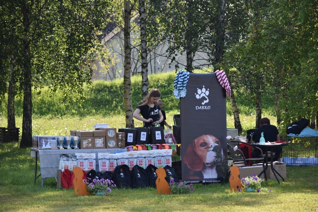 Izstādē satiekas suņu bērni, mazbērni un mazmazbērni