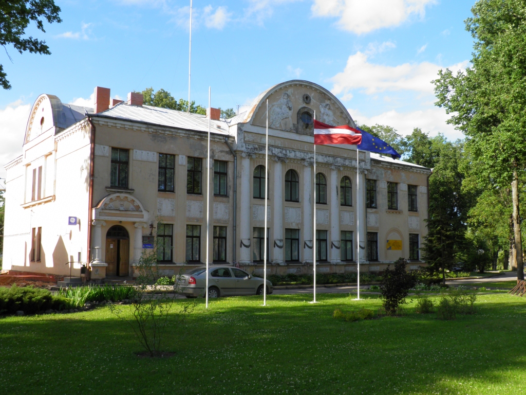 Arī Jaunjelgavas dome meklēs palīdzību Satversmes tiesā