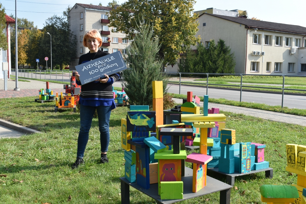 Bērni fantzazē, kāda būs Aizkraukle pēc 100 gadiem