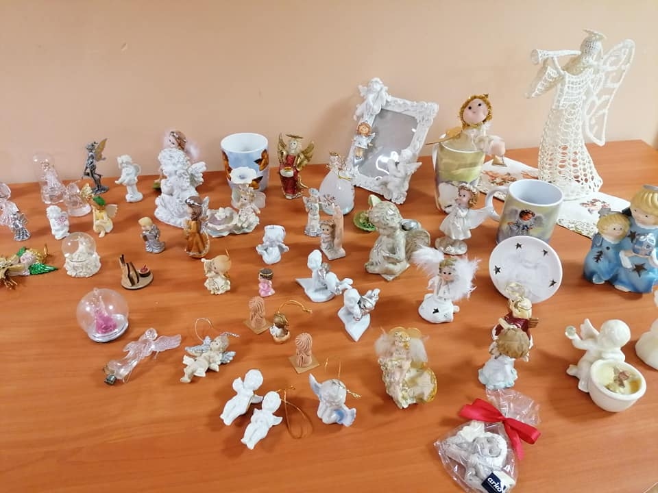 Viss par un ap eņģeļiem