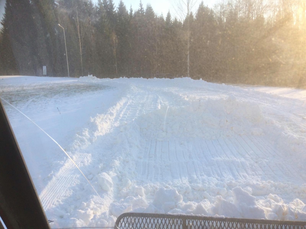 Vietalvā var slēpot! (video — kā strādā sniega pūtējs)