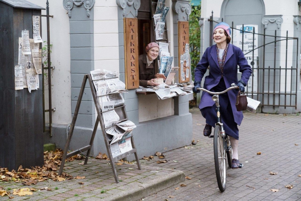 Rīgā sāk uzņemt filmu par Emīliju Benjamiņu