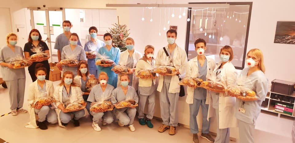 Vietējie uzņēmēji sarūpē dāvanas Rīgas mediķiem