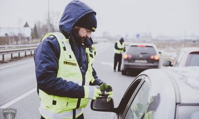 Policija: Koknesē automašīnā četras personas no dažādām mājsaimniecībām!