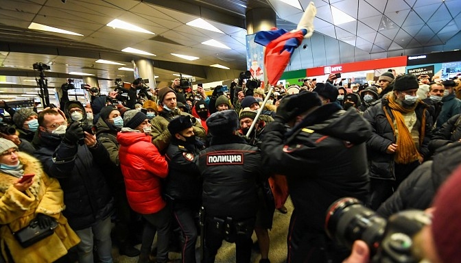 Navaļnija atbalstītāju demonstrācijās Krievijā piedalījušies vismaz 110 000 cilvēku