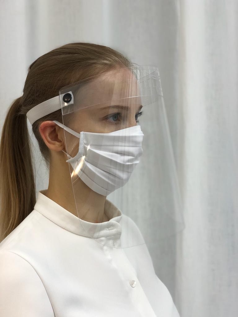 Sejas vairogus drīkst lietot tikai kopā ar sejas masku