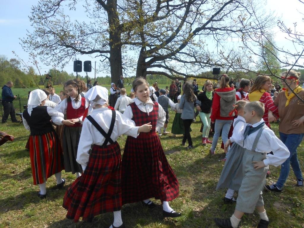 Folkloras kopa “Tīne” atzīmē 30 gadu jubileju