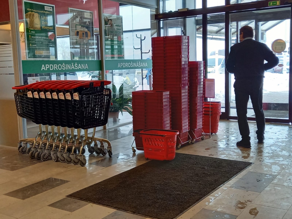 Apģērba veikals pārtrauc darbību
