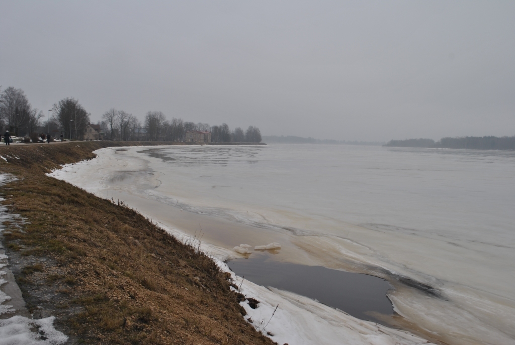 Pļaviņu novadā uz ledus atrasties aizliegts