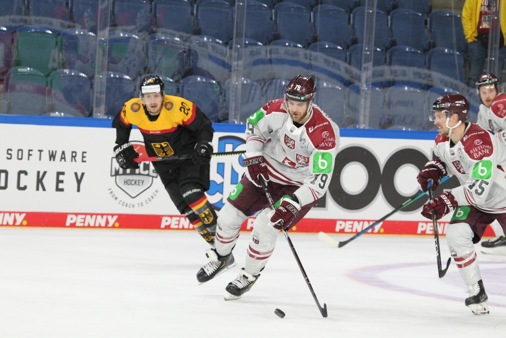 Aptauja: 83% iedzīvotāju atbalsta PČ hokejā norisi Latvijā