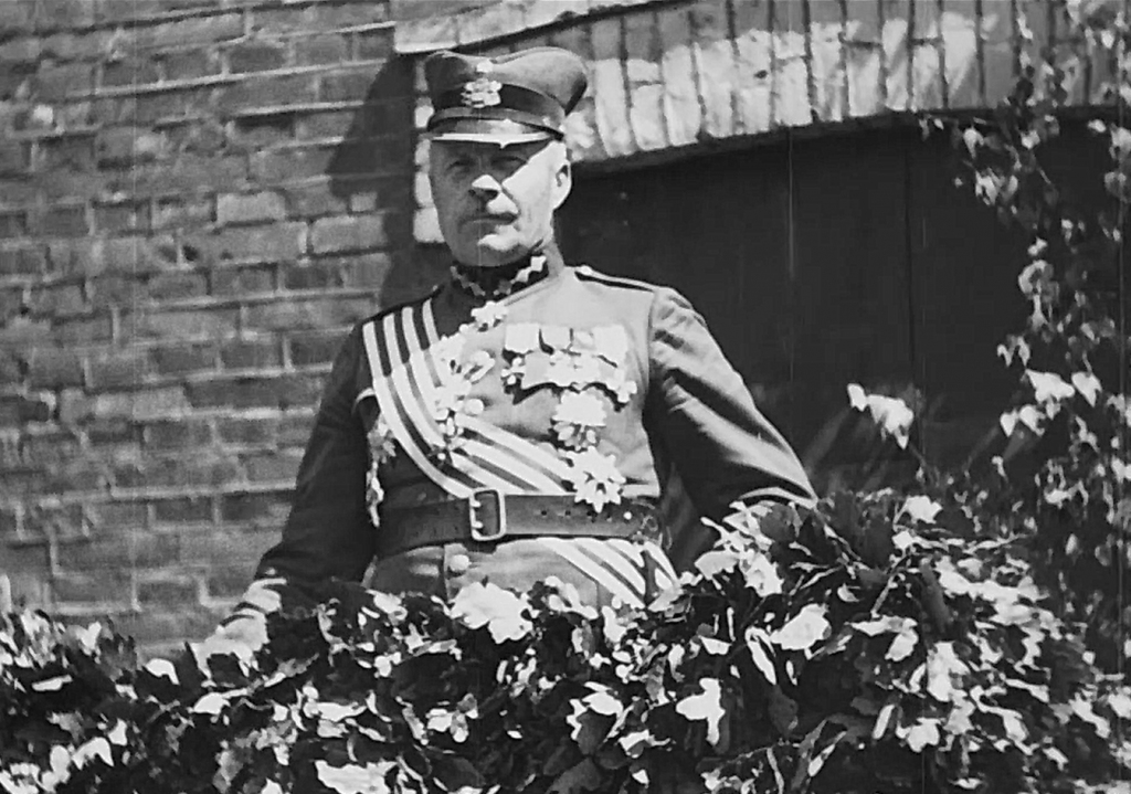 Godinās karavīru piemiņu un savu vēsturi