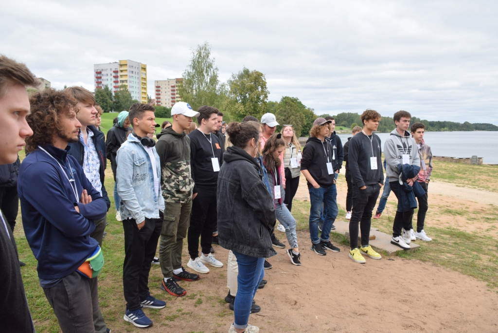 Rīgas Biznesa skolas studenti pēta uzņēmējdarbības vidi