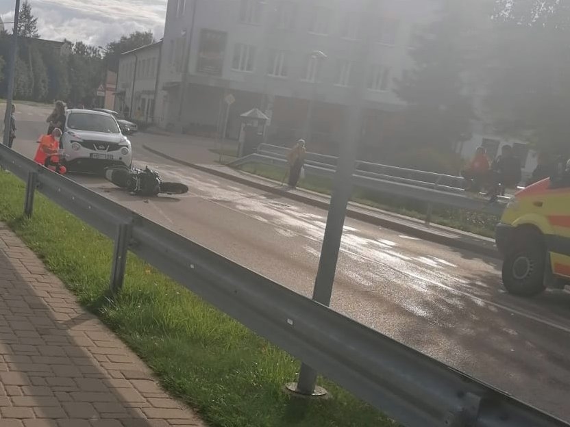 Aizkrauklē motocikla un auto sadursme