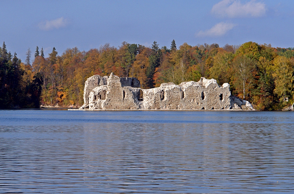 “Krustām šķērsām Koknesē”