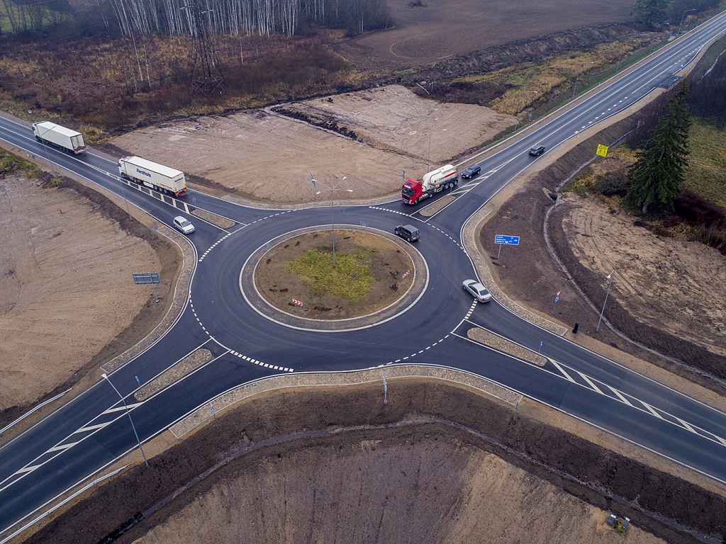 Pie Rēzeknes atklāti pārbūvētie valsts galveno autoceļu A12 un A13 posmi